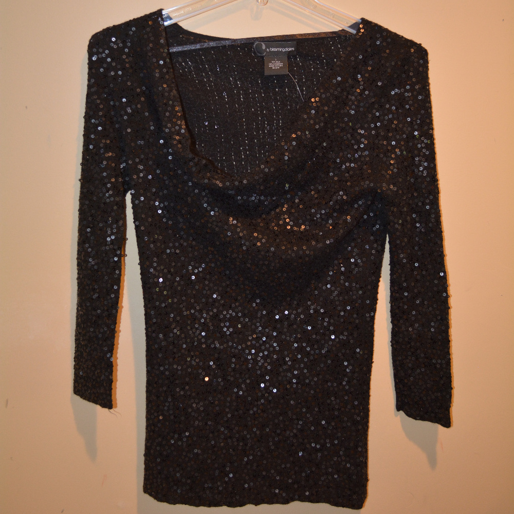 Sequinned 3-quarter sleeve top!